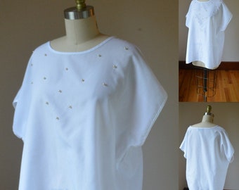 90's Vintage Essential White Short Sleeve Blouse Women's Size XL, Short Sleeve Blouse Size Women's XL By Lucky Winner