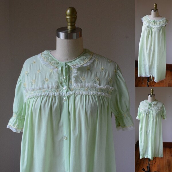 Vintage Two Piece Peignoir Lime Green Dressing Gown And Babydoll Nightgown Size XS By Barbizon, 1960's Two Piece Robe And Nightgown Size XS