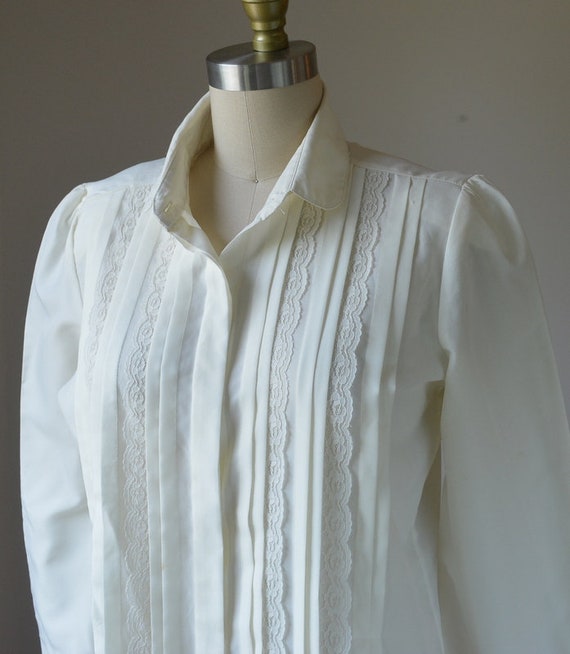 Vintage Bundle Of Three Button Down Dress Blouses… - image 3