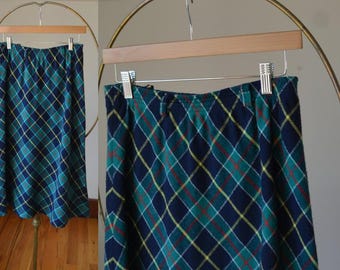 Vintage Wool Tartan Plaid Skirt Waist Size 28 inches Women's Size 6/8