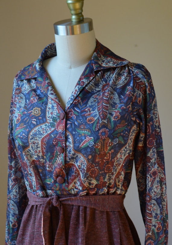 1980's Burgundy Paisley BoHo Blouson Dress With B… - image 5