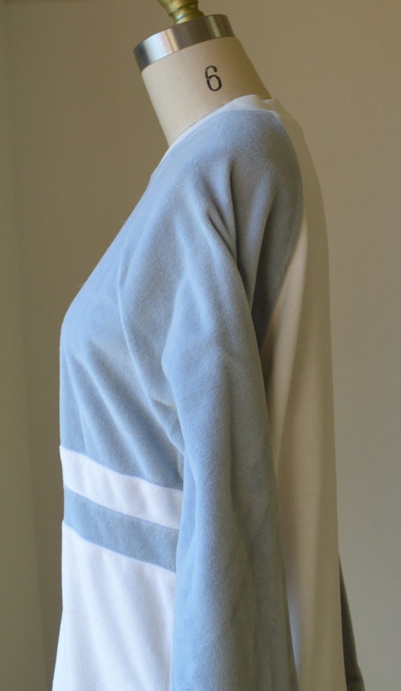 1980's Vintage White And Pale Blue Long Sleeve Ve… - image 5