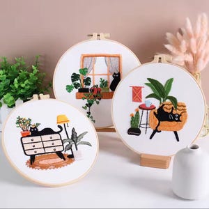 Black Cat Embroidery Kit: Modern Home Needlepoint with Hoop