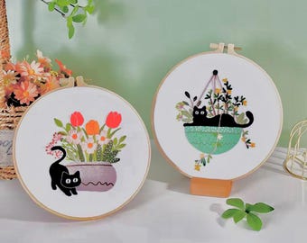 花柄の黒猫刺繍キット：刺繍枠付きDIYニードルポイント