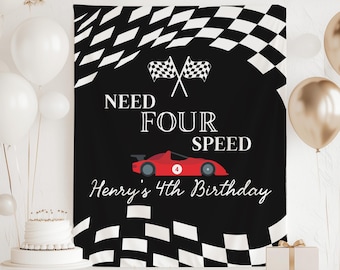 Verjaardagsbanner met vier snelheden nodig, achtergrond raceauto 4e verjaardag, bord 4e verjaardag racewagen nodig, achtergrond met vier snelheden nodig