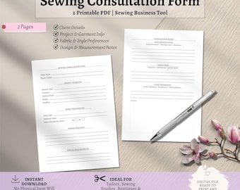 Op de afbeelding: Een tweepaginalang printbaar naaiconsultatieformulier met secties voor klantgegevens, projectoverzicht, stofvoorkeuren, ontwerpverzoeken en notities. Een zilveren pen rust op de tweede pagina en er zijn roze bloesems zichtbaar.