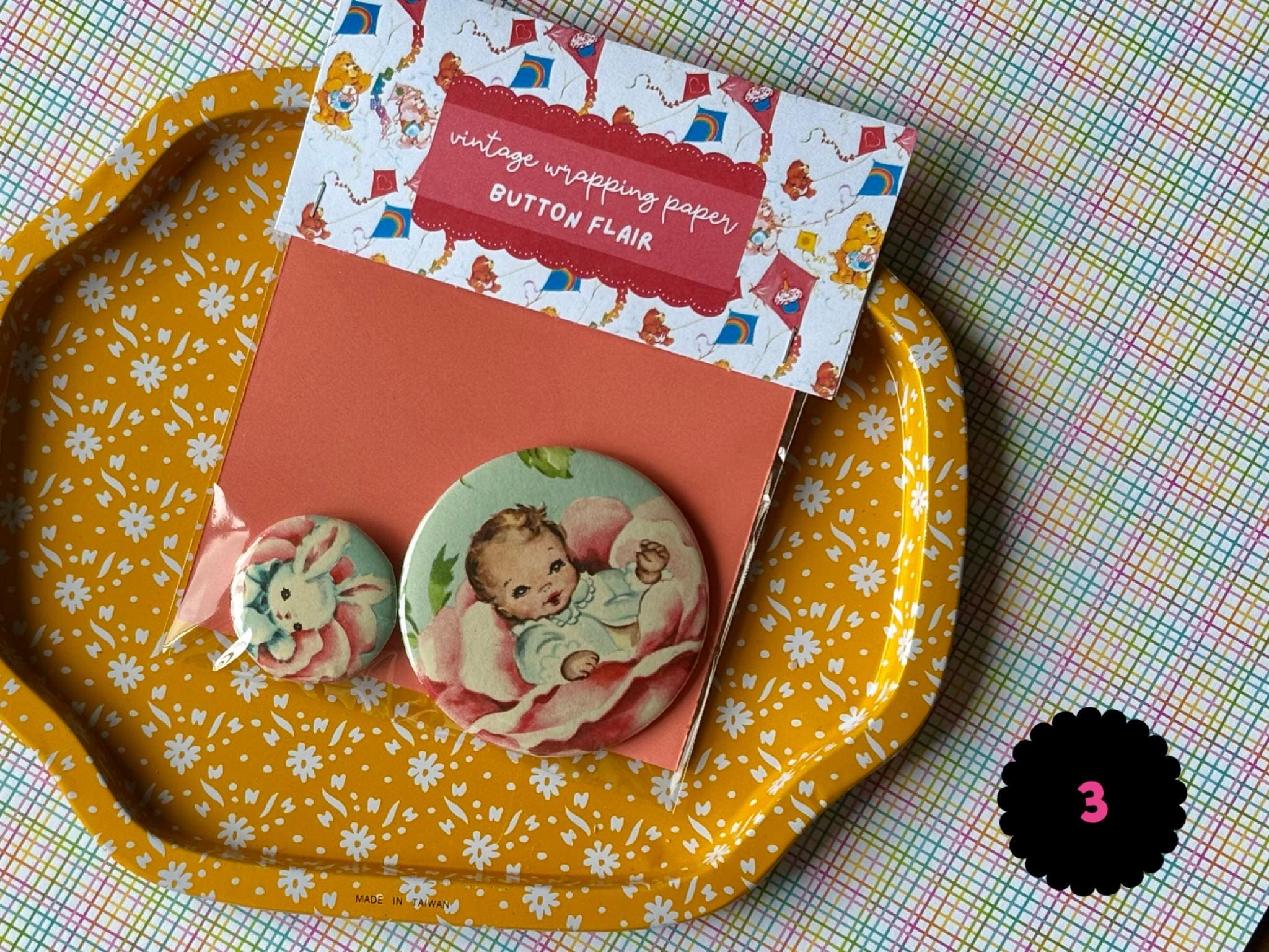 Vintage Wrapping Paper: Button Flair - Etsy