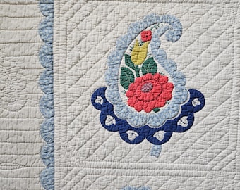 Well Quilted Vintage 30er Jahre Blumen Mohn Tulpe Paisley Applikation Antique Quilt, Blaue Akzente