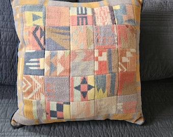 Cojín vintage de patchwork elaborado con mantas indias antiguas "Beacon"