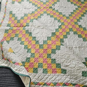 Beautiful Vintage 30's Triple Irish Chain Antique Quilt, Sawtooth Border