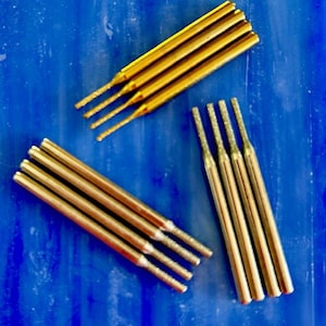 Beginners sea glass drilling set.  use diamond coated drill bits and your Dremel tool to drill sea glass, sea shells, pottery, ceramics and stone to make make jewelry and craft projects.