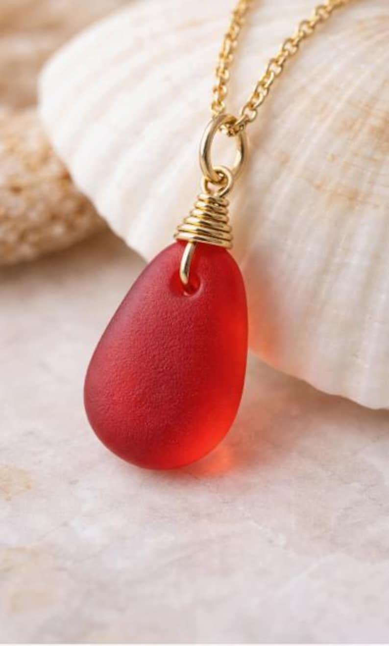 Sea glass drill bits for making jewelry.  Drill sea glass and shells.  Make necklace pendants.  Fits your Dremel tool.