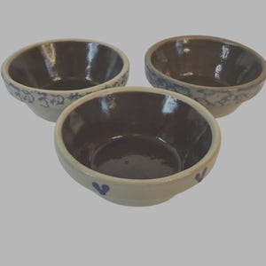 Vintage Steingut-Minischalen-Set, 3-teilig, blau-floral, Salzglasur, Keramik, USA