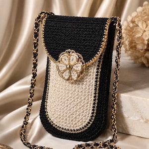 Crochet Phone Pouch Pattern: Structured Crossbody Mini Bag, Gold Chain Floral Clasp, Digital PDF