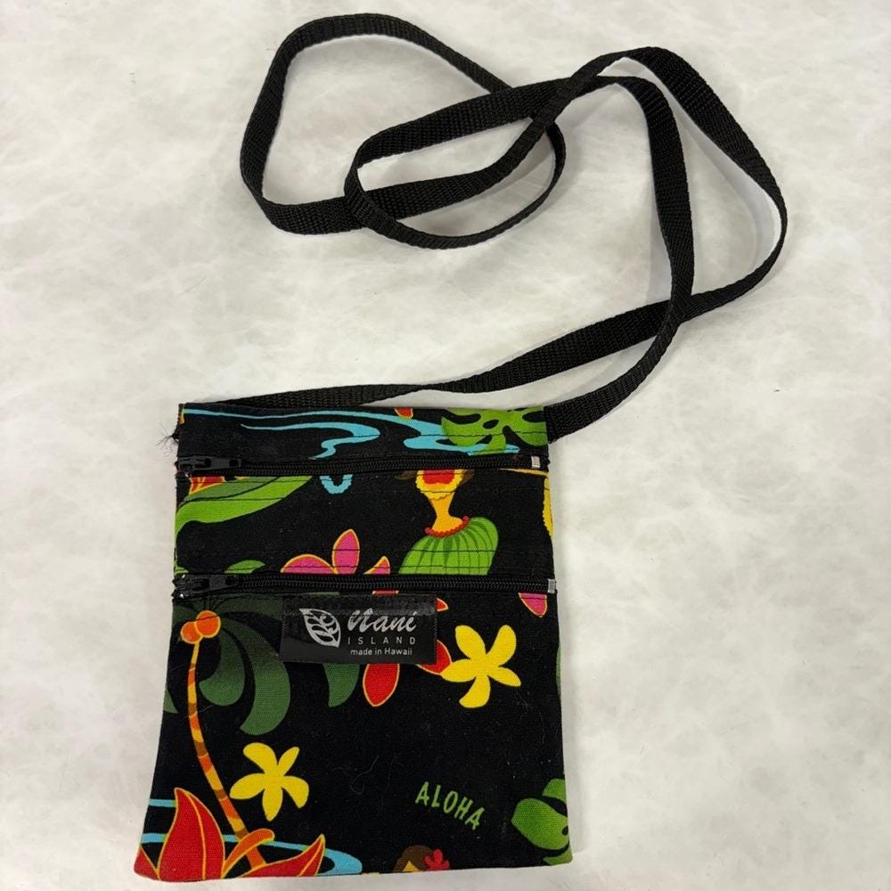 Nani Island Aloha Hawaii Floral Hula Crossbody Bag in Black  display picture 1