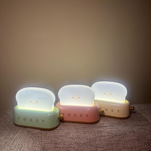 Toast Night Light Desk Lamp, Rechargeable LED Bedside Lamp, Cozy Bedroom Decor Gift