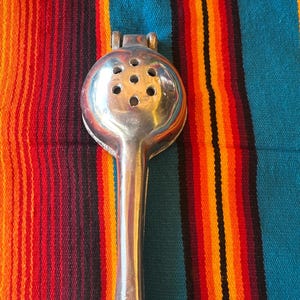 Lime Squeezer, Traditional Mexican Citrus Squeezer (5)