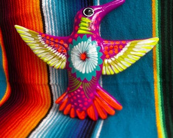 Talavera Hand Painted Hunmingbird, Easily Hang on Home for a pop of color! Colibrí Pintada Mexicana, Hand Painted in Mexico, Garden