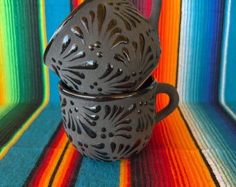 Taza original de Talavera mexicana, Taza de café de Talavera pintada a mano, Regalo de despedida de soltera, Tazas de Barro con Diseño Cielito Lindo, Negro