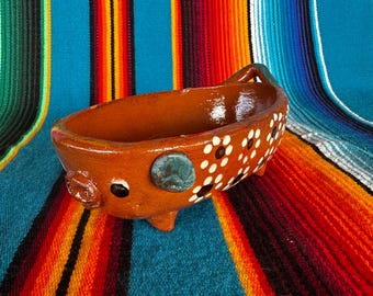 Plato de salsa con figura de cerdo de arcilla mexicana, soporte de salsa perfecto para fiestas grandes. Salsero de Barro con forma de Cochinito