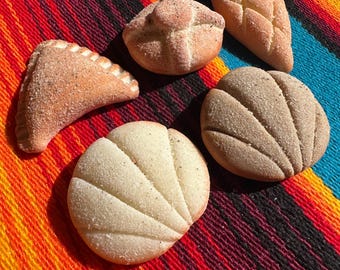 Miniature Pan Dulce Mexicano, Authentic Dia de Muerto Ofrenda, DIY charm bracelet, DIY keychain
