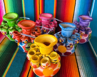 ¡Colores mexicanos vibrantes y tradicionales! ¡Juego de jarra pequeña con vasos para chupitos! ¡Juegos de fiesta a juego!