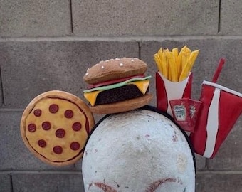 リアルな食べ物のミッキーマウスの耳、ピザ、ハンバーガー、フライドポテト、ソーダのヘッドバンド