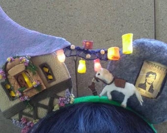 Light Up Tangle Ohren mit Flynn Rider Poster und Maximus Pferd
