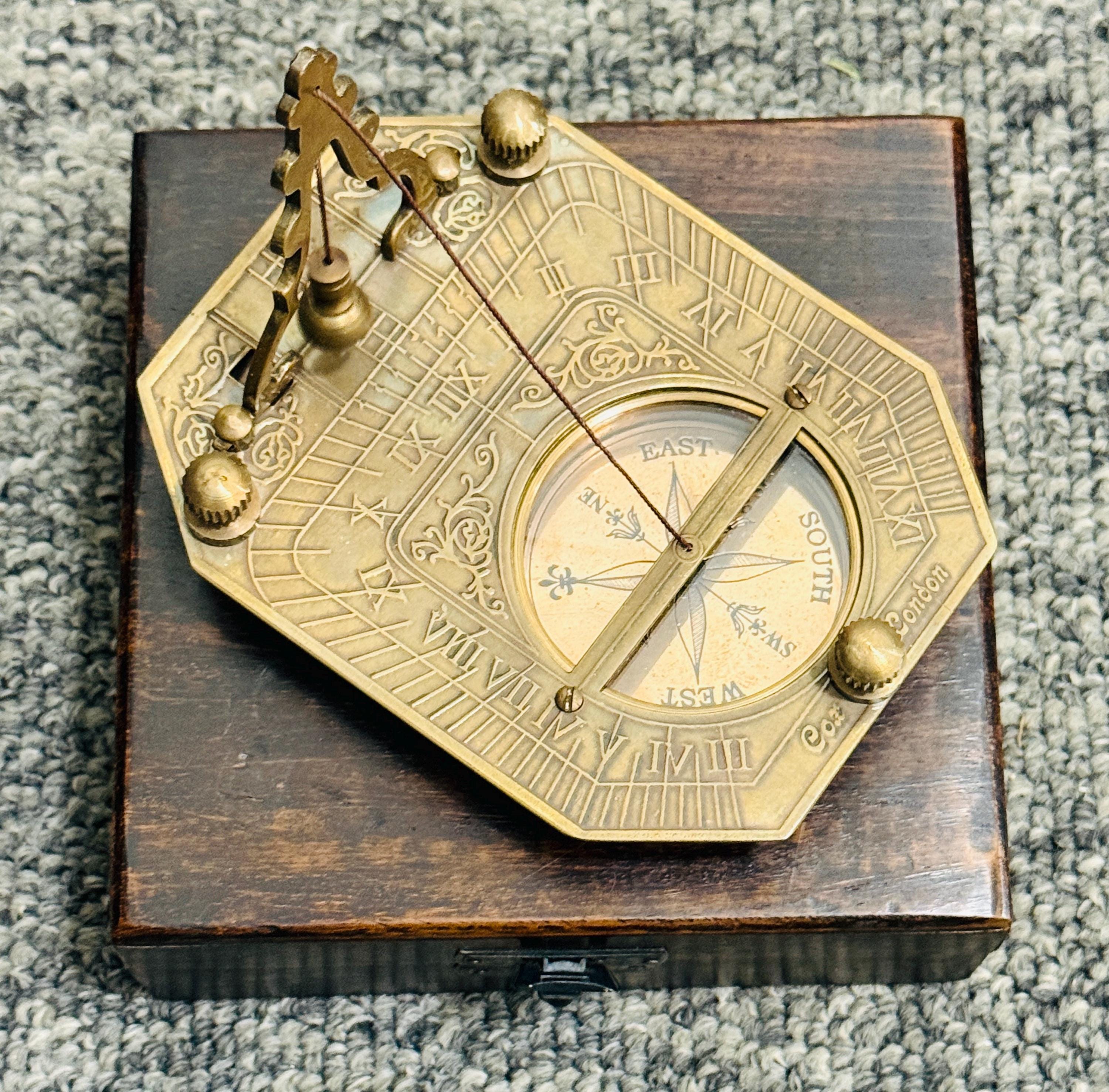 Boussole Pendule Directionnelle Ancienne Style - Reproduction En Laiton Massif Avec étui Cuir (fait Main, Inde)