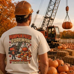 Maglietta da caposquadra del campo di zucche, maglietta di Halloween da gruista, maglietta autunnale da operaio edile, regalo per il raccolto per operai.
