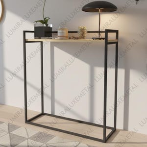 Consola de metal moderna: mesa minimalista para entrada y pasillo.