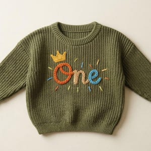 Eerste verjaardag trui, met één hand geborduurde trui, herfst- en winteroutfit, aangepaste baby 1e verjaardag, gepersonaliseerde outfit voor jongen en meisje