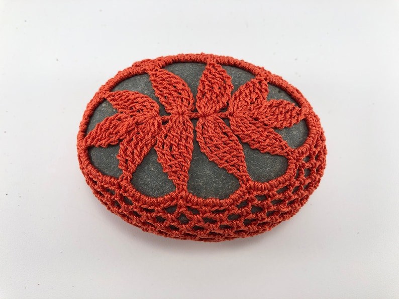 Crochet Stone Pattern, DIY, Lace Stone Cover Pattern, DIY, Crochet Rock Pattern, Leaves, Beach house decor, Tabletop decor, bowl element image 4