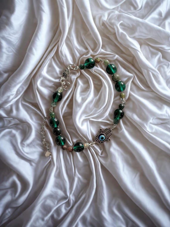 Green Glass Evil Eye Bracelet – Adjustable Silver Charm Jewelry