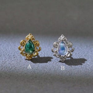 Kolczyki w kształcie łezki z agatu mszystego i kamienia księżycowego | Płaskie kolczyki ze srebra próby 925 z kamieniami szlachetnymi | Piercing do chrząstki małżowiny usznej z motywem kwiatowym, platerowany 14-karatowym złotem