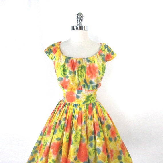 Vintage 50s Vibrant Roses Full Skirt Party Dress M - image 4