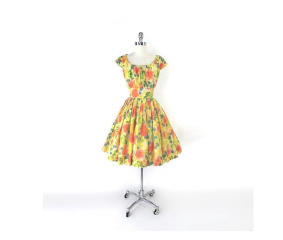 Vintage 50s Vibrant Roses Full Skirt Party Dress M - image 1