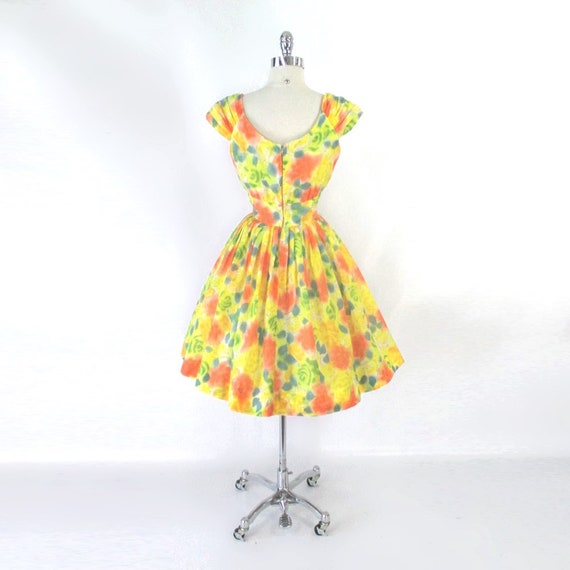 Vintage 50s Vibrant Roses Full Skirt Party Dress M - image 3