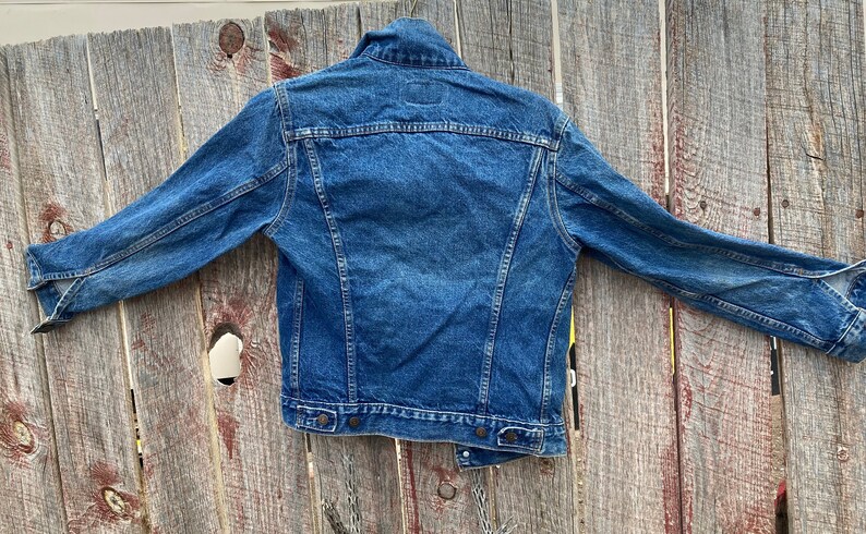 1980s Levis Denim Jean Jacket 36 Unisex Boho Button Up Texture Camp Shirt L Blue Stripe 4X Plus Size Tunic Blouse Long Sleeve Summer Cover image 10