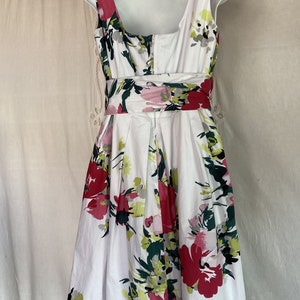 Vintage Couture Summer White Red Floral Party Dress, Elegant Socialite Romance Sleeveless High Waist Cotton Sundress Rose Watercolor Lined image 9