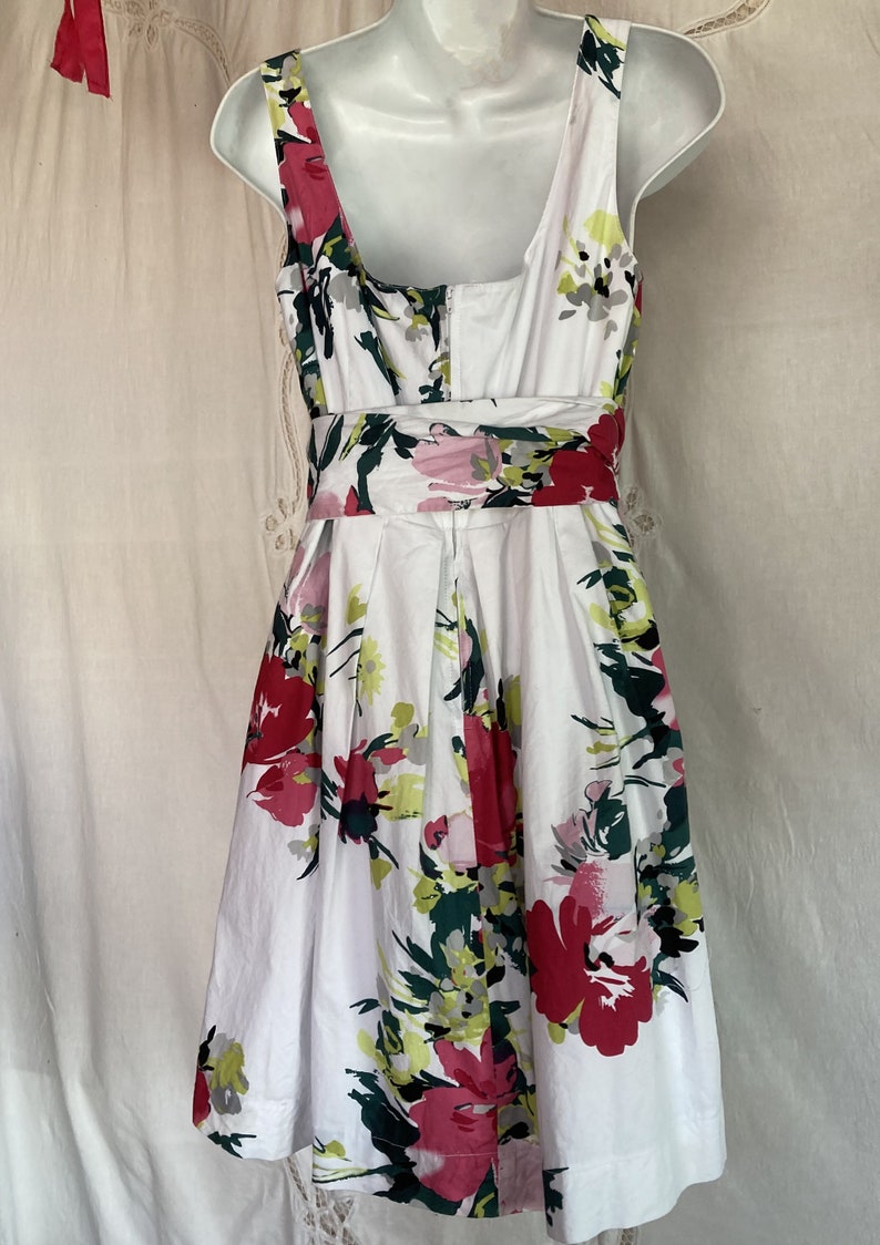 Vintage Couture Summer White Red Floral Party Dress, Elegant Socialite Romance Sleeveless High Waist Cotton Sundress Rose Watercolor Lined image 9