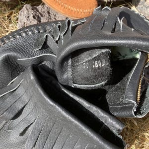 Vintage Leather Taos Black Moccasin 7, Minnetonka Brown Ankle Boot 5 Rubber Sole, EarthWay Book Mary Summer Rain Wise Woman Mom Dad Gift Bild 11