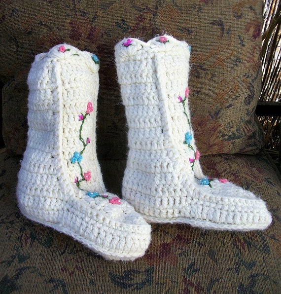SALE Vintage Crocheted Cream Slipper Boot Floral … - image 6
