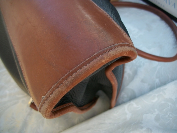 SALE Vintage Black Leather Messenger Handbag Tote… - image 6