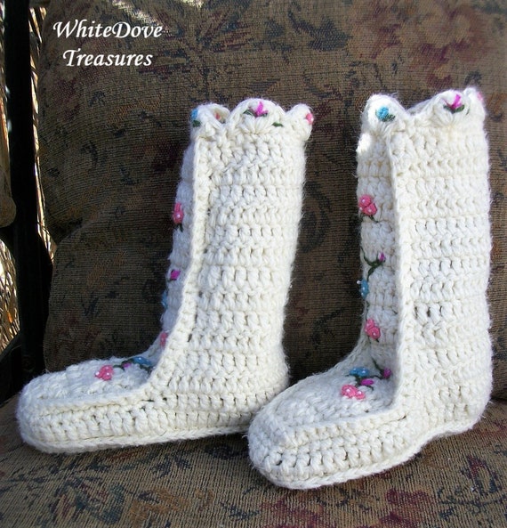 SALE Vintage Crocheted Cream Slipper Boot Floral … - image 5