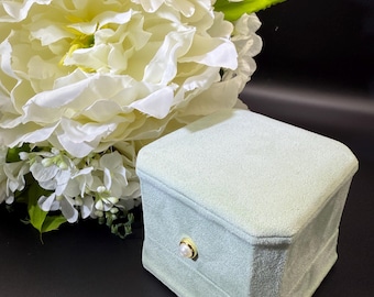 Engagement Luxury Mint Green Suede Ring Box, collection Jewelry Gift
