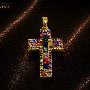 Vintagefärgad ädelstenskorshänge, förgyllt halsband med uttalande-kors, berlock