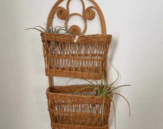 Vintage Wicker Rattan Wall Basket Mail Wall Plant Hanging Holder Boho Chic Wood Home Decor