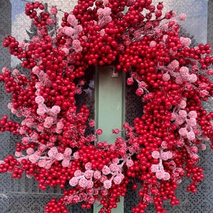 Hollymoor Frosted Red Berry Wreath