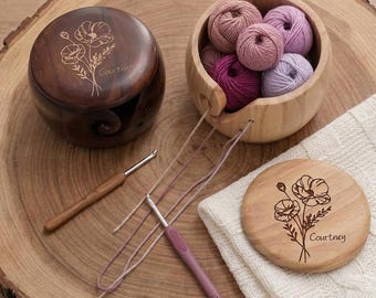 Bol de fil en bois fait main personnalisé avec fleur du mois de naissance : boîte de rangement pour fil à crocheter avec porte-fil